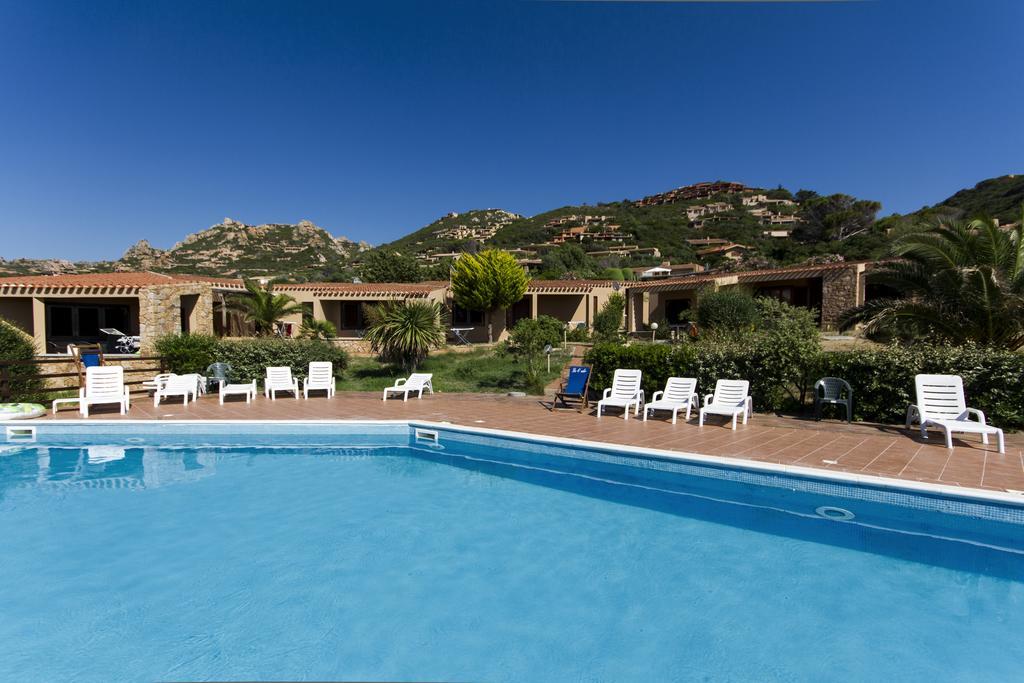 Residence Le Baiette Costa Paradiso Buitenkant foto